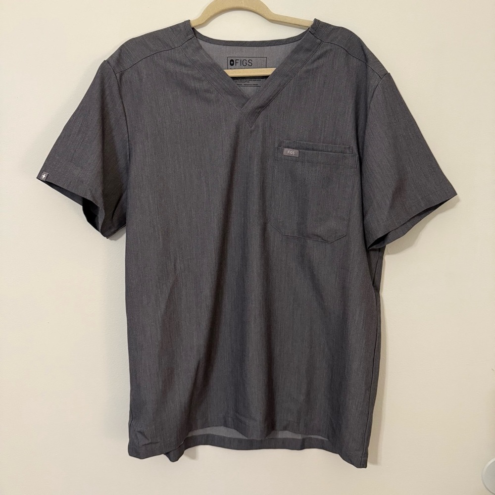 Figs Men's Charcoal V-Neck Tee Size L